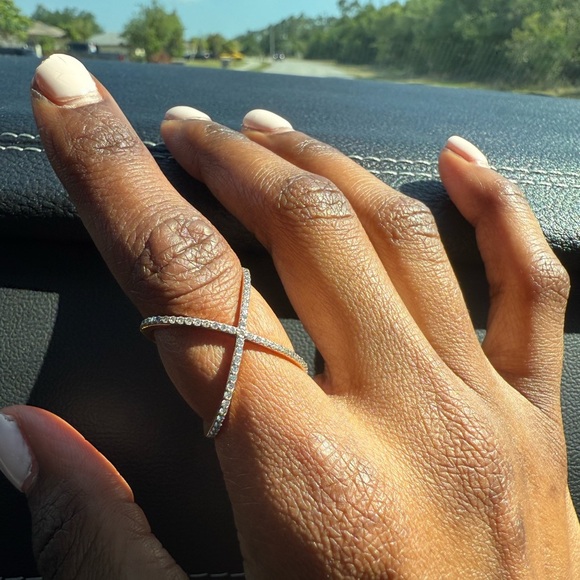 Lefonn Elegant Gold Crossover Ring Size 6 - Picture 7 of 7